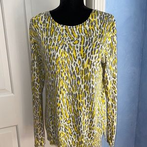 Gap pullover animal print sweater, size medium.EUC.